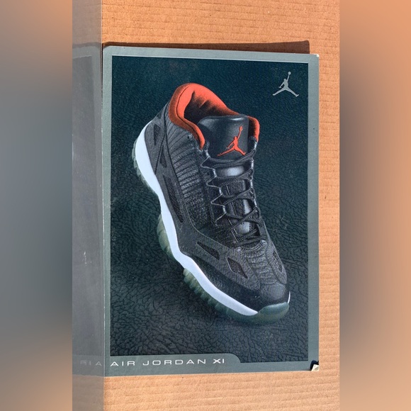 Nike Air Jordan 11 Low IE "Zest" - Picture 7 of 8